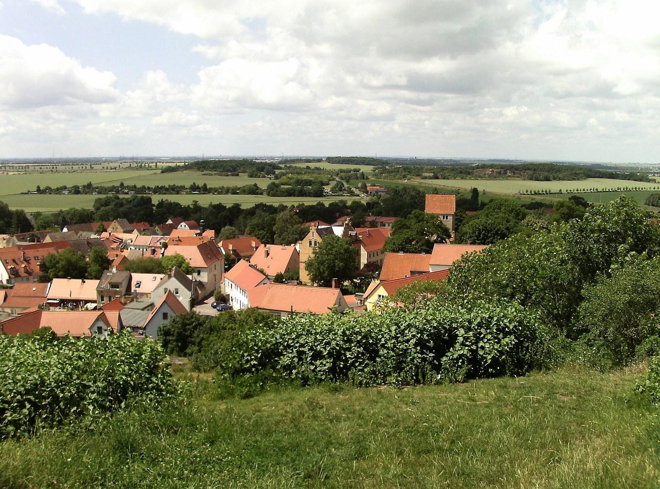 Panoramablick über Landsberg – Rathaus, Maschsee und Skyline
