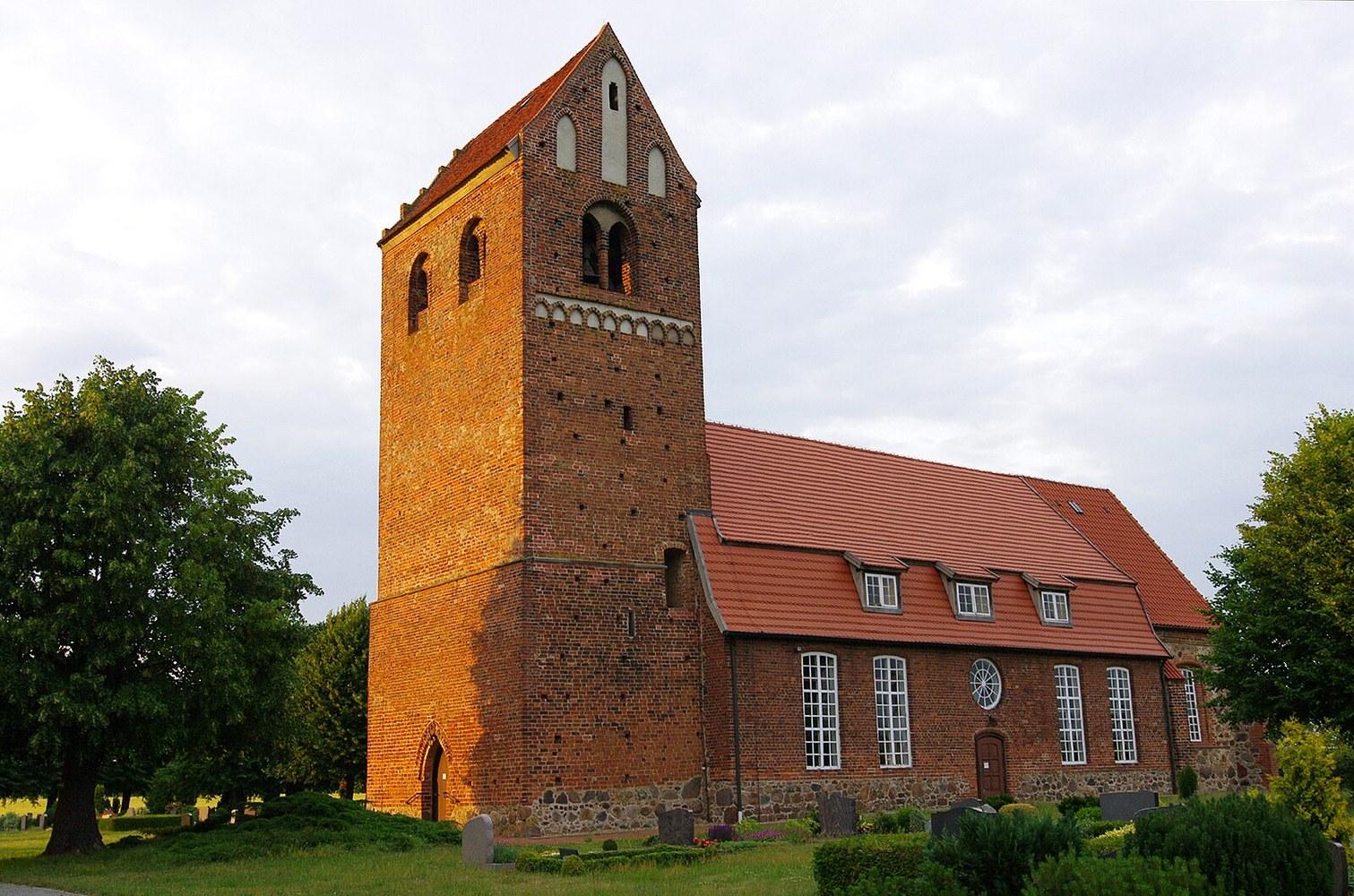 Panoramablick über Lemgow – Rathaus, Maschsee und Skyline