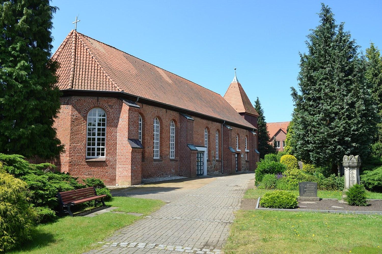 Panoramablick über Marschacht – Rathaus und Natur