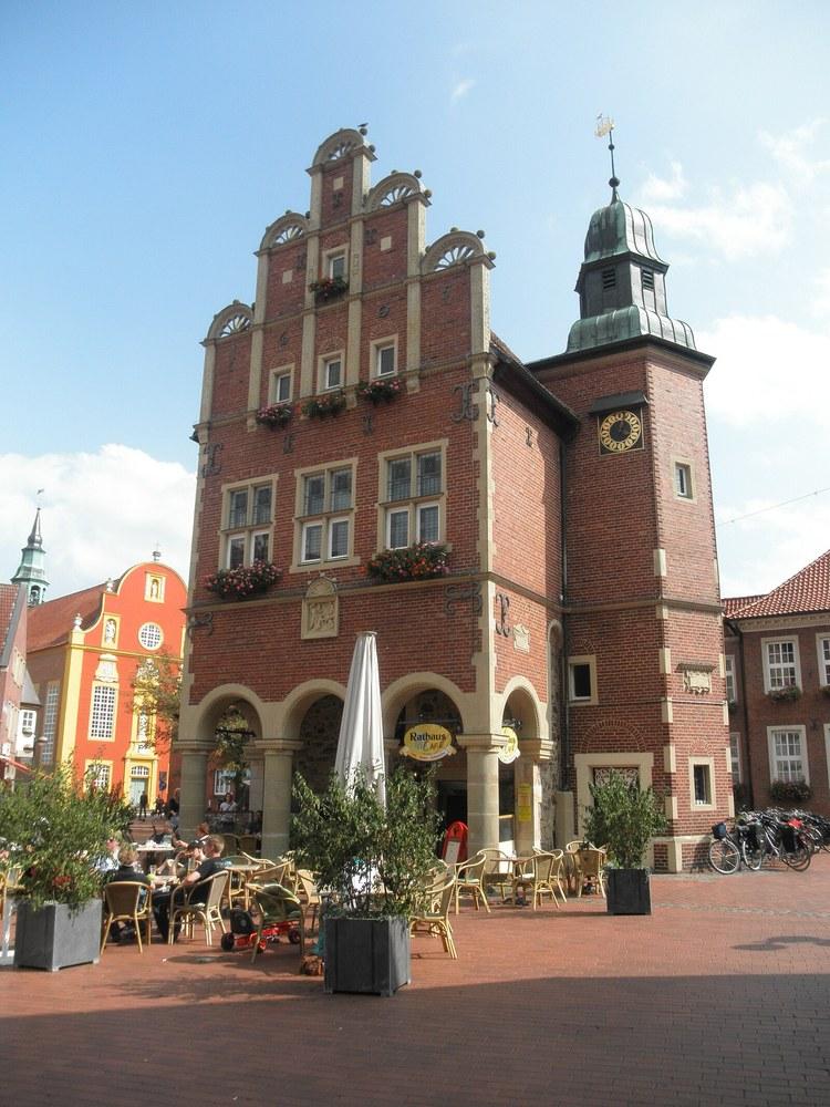 Panoramablick über Meppen – Rathaus, Ems und Skyline