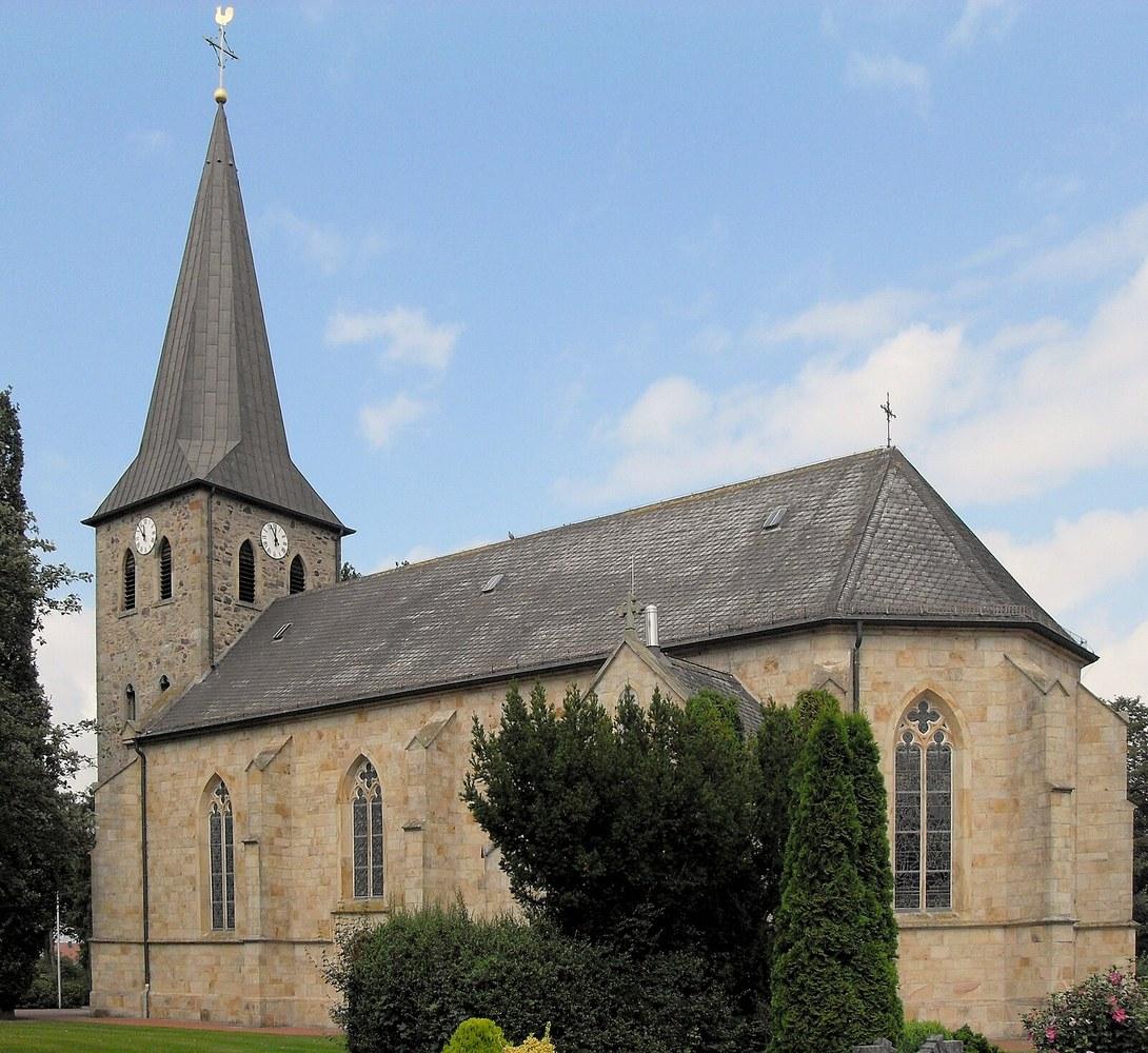 Panoramablick über Messingen – Rathaus, Maschsee und Skyline
