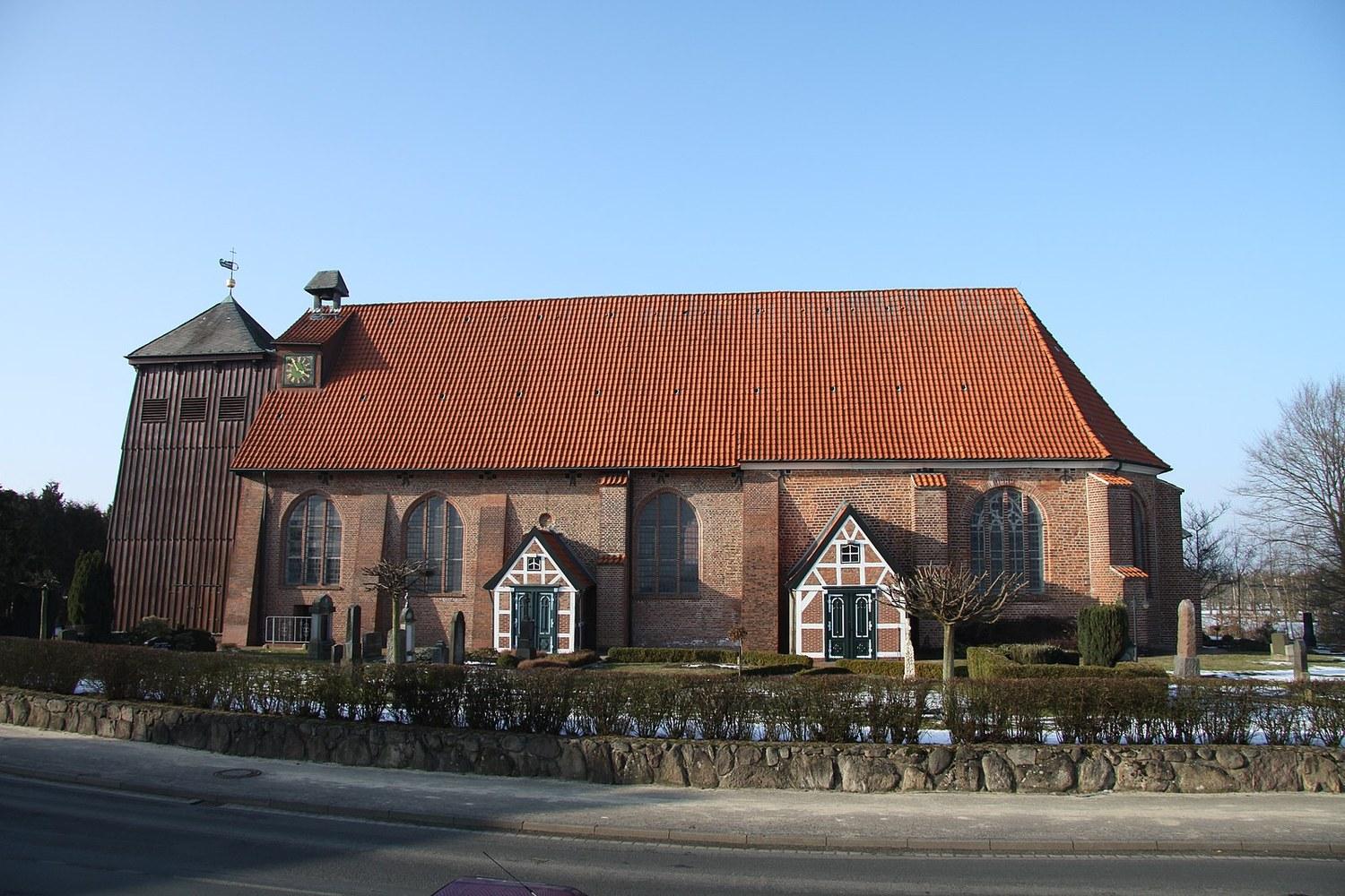 Panoramablick über Mittelnkirchen – Rathaus, Maschsee und Skyline