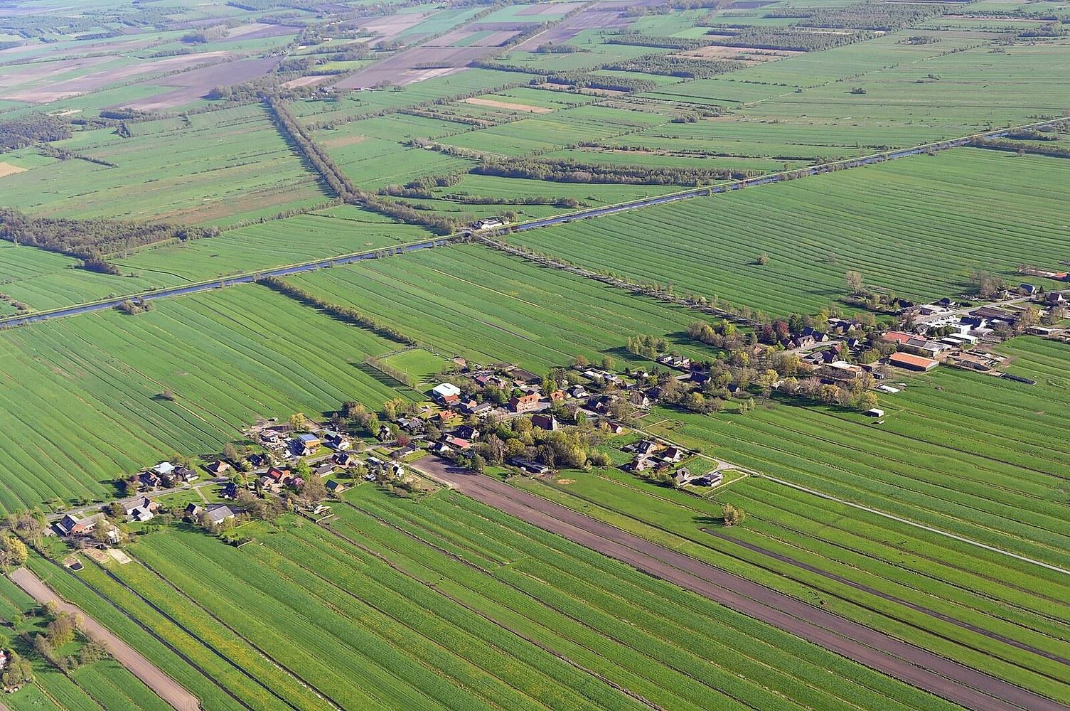 Panoramablick über Odisheim – Rathaus, Maschsee und Skyline