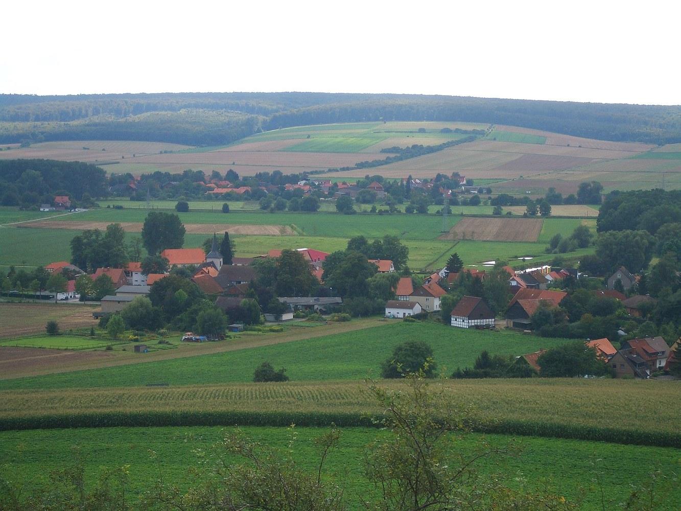 Panoramablick über Ohrum – Rathaus, Maschsee und Skyline
