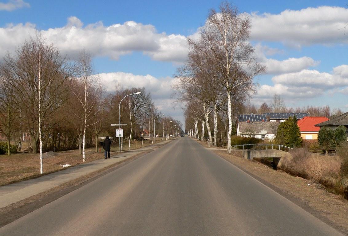 Panoramablick über Sassenburg – Rathaus, Maschsee und Skyline