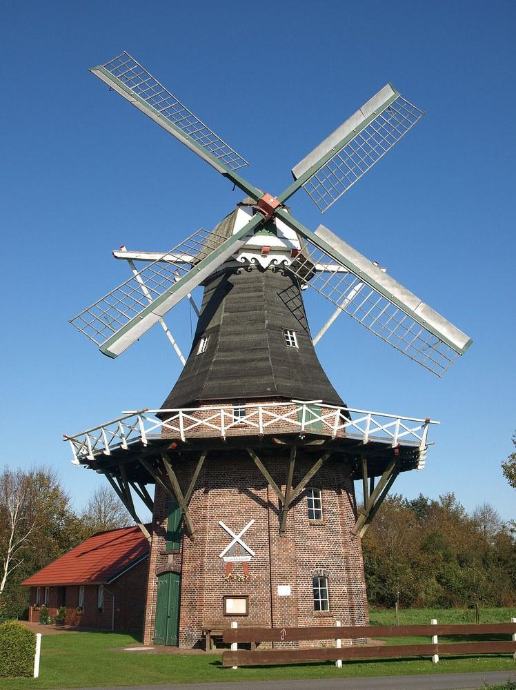 Panoramablick über Schweindorf – Rathaus und Umgebung