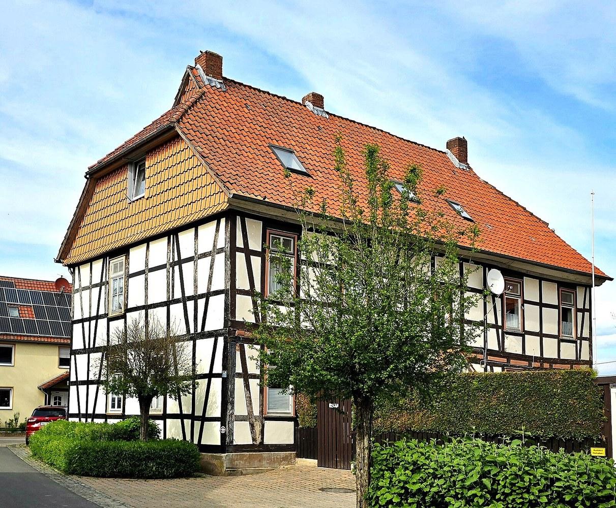 Panoramablick über Seulingen – Rathaus und Umgebung