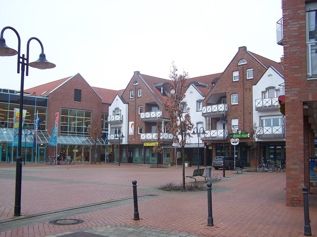 Panoramablick über Spelle – Rathaus, Maschsee und Skyline