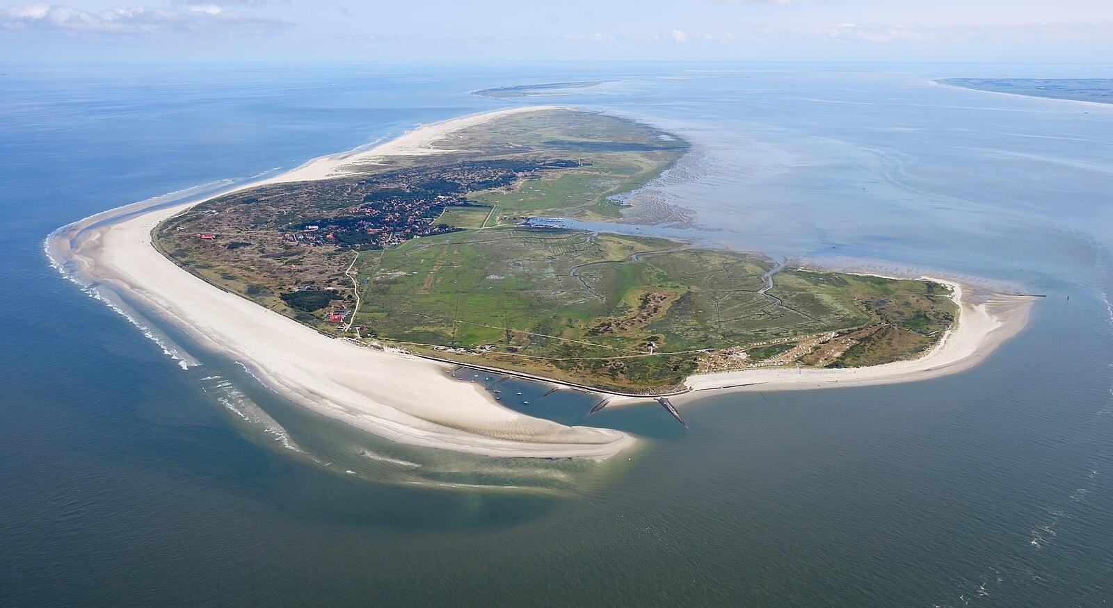Panoramablick über Spiekeroog – Strand und Dünenlandschaft