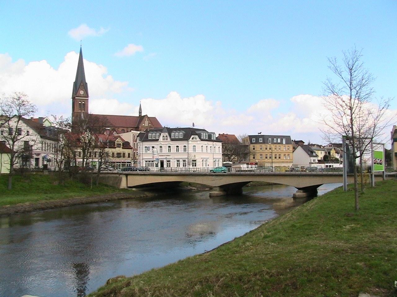 Panoramablick über Staßfurt – Rathaus, Maschsee und Skyline