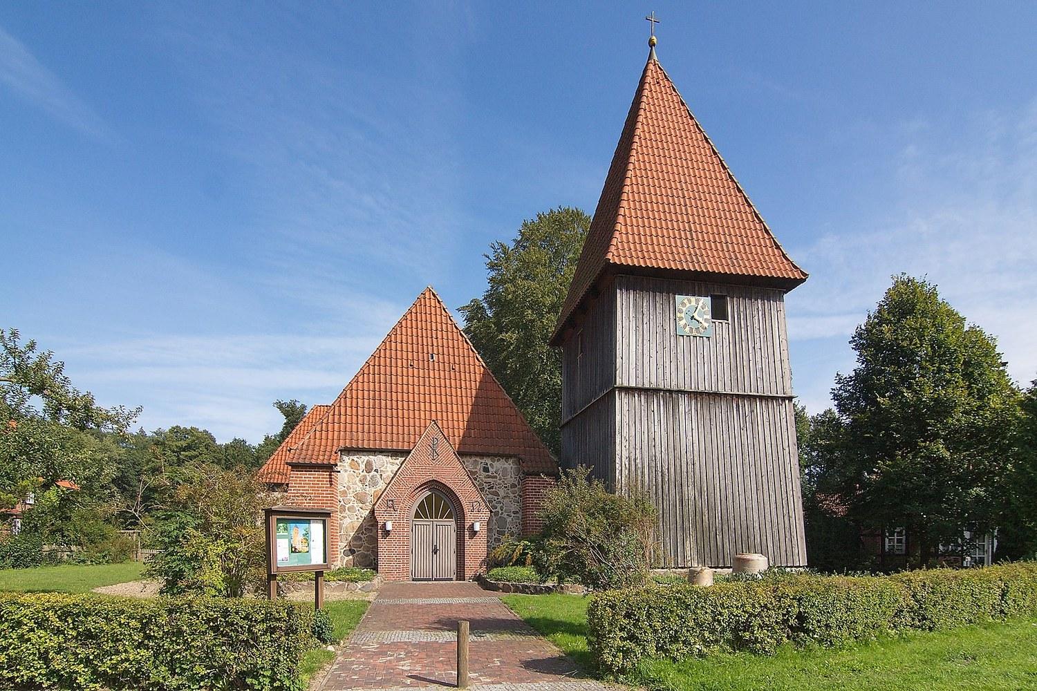 Panoramablick über Steinhorst – Rathaus, Natur und Stadtlandschaft