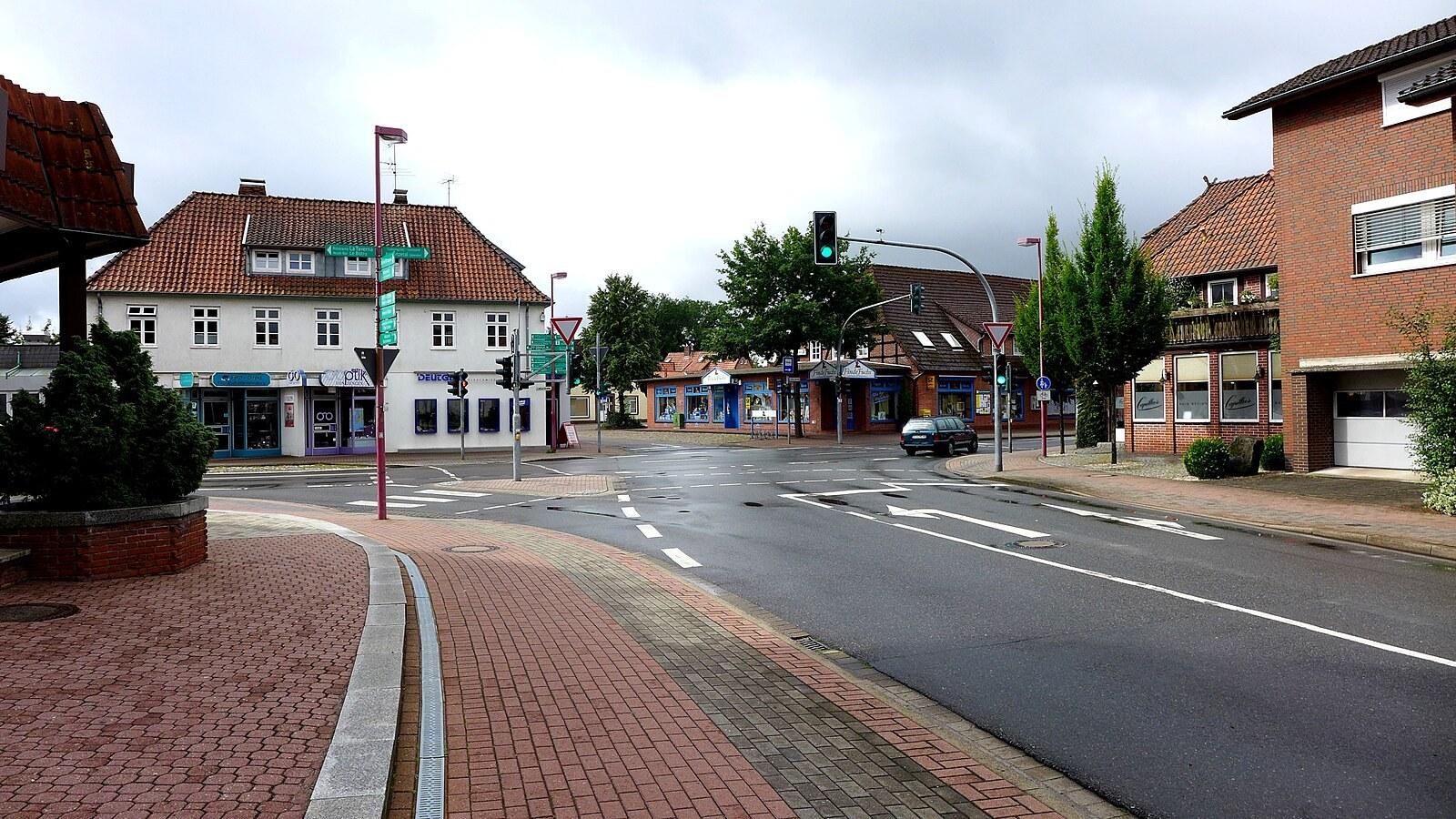 Panoramablick über Südheide – Rathaus und Natur