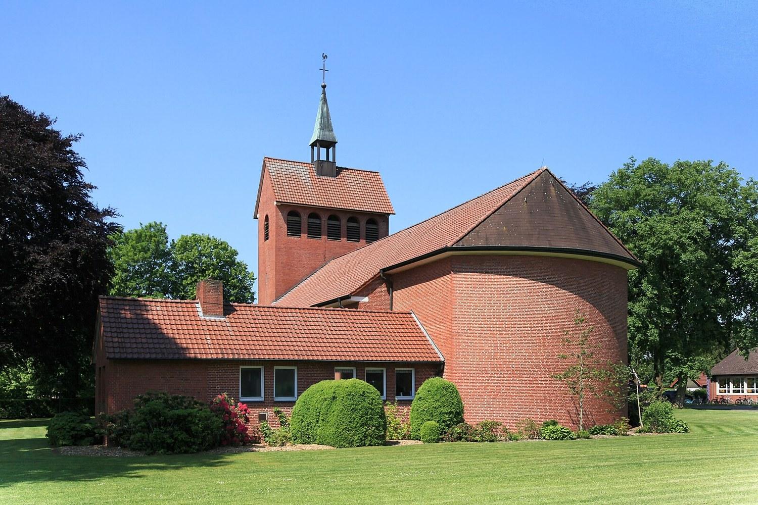 Panoramablick über Sustrum – Rathaus, Maschsee und Skyline