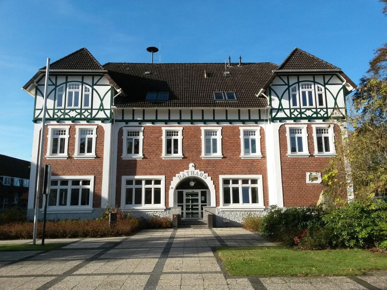 Panoramablick über Tostedt – Rathaus und Umgebung