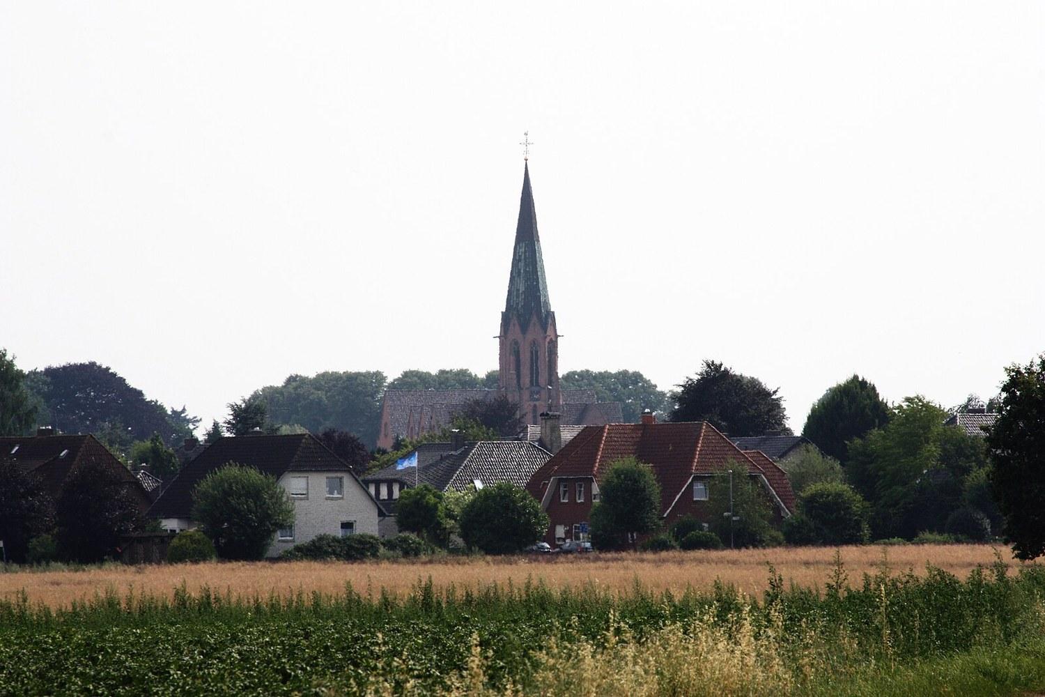 Panoramablick über Twistringen – Rathaus und Landschaft