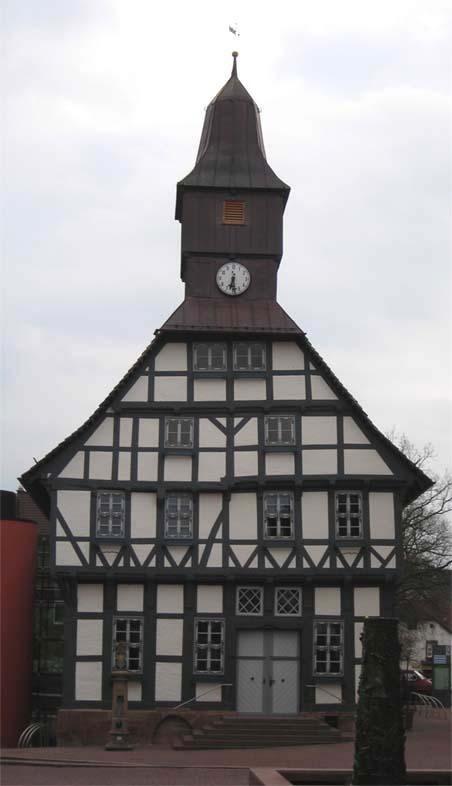 Panoramablick über Uslar – Rathaus und Stadtlandschaft