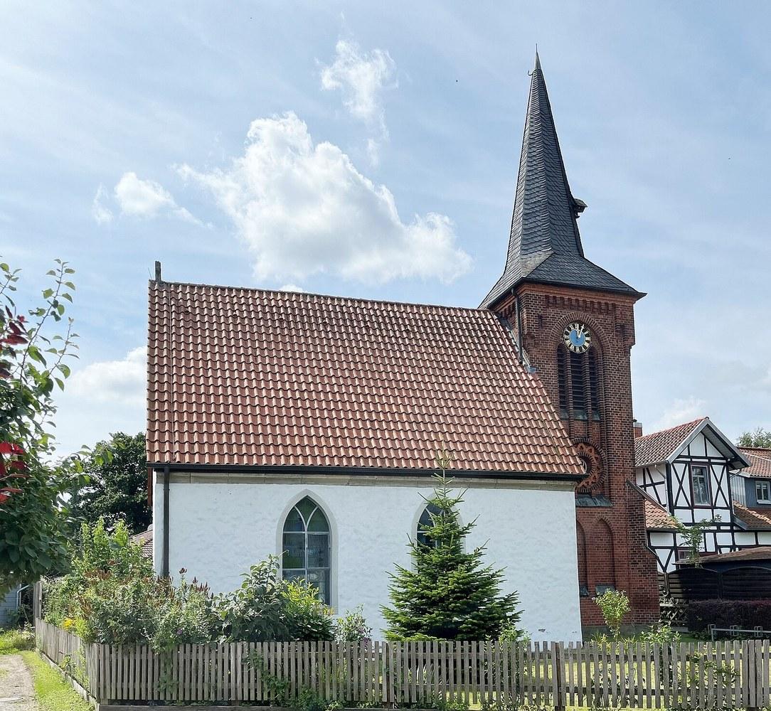 Panoramablick über Vordorf – Rathaus, Maschsee und Skyline