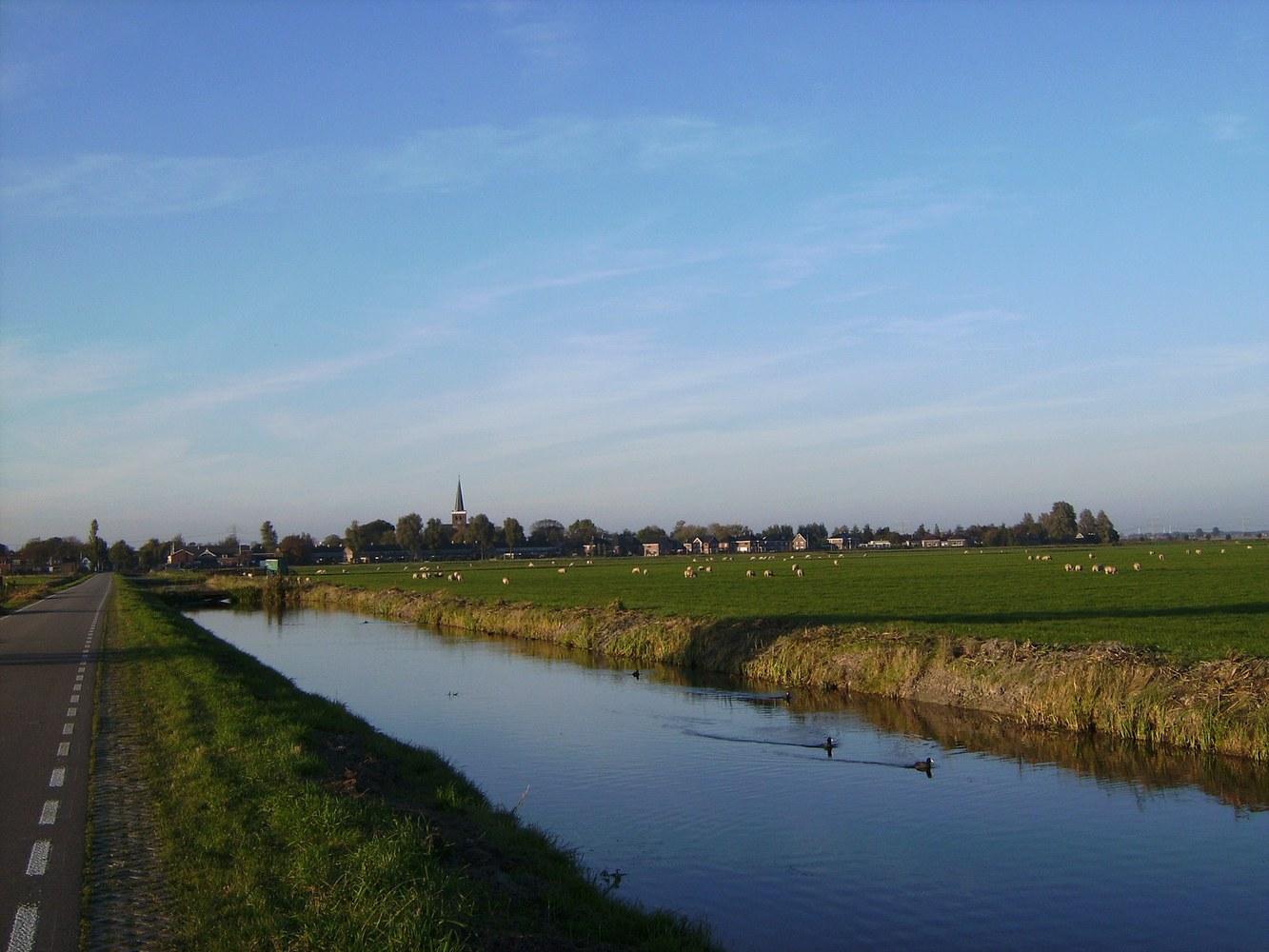 Panoramablick über Wirdum – Rathaus und Umgebung