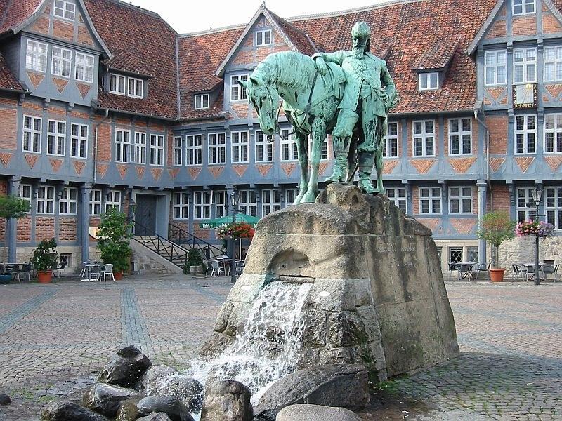 Panoramablick über Wolfenbüttel – Rathaus und historische Altstadt