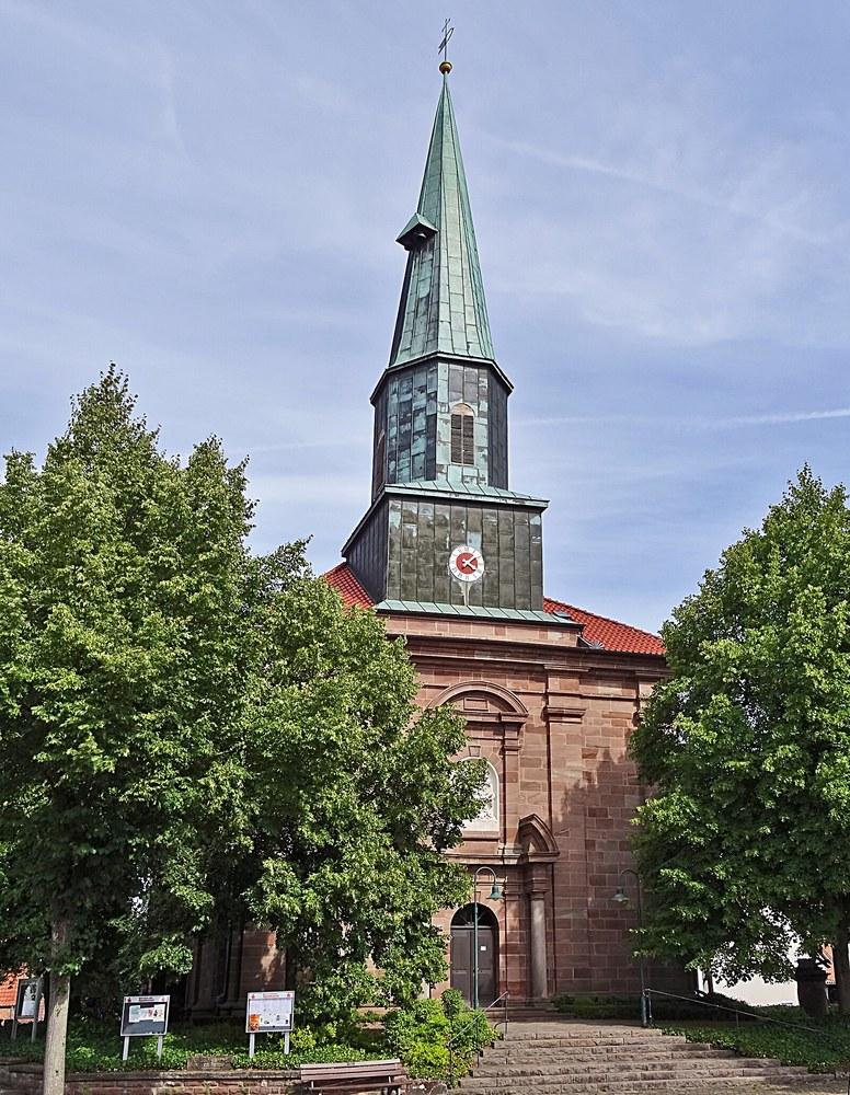Panoramablick über Wollbrandshausen – Rathaus, Maschsee und Skyline