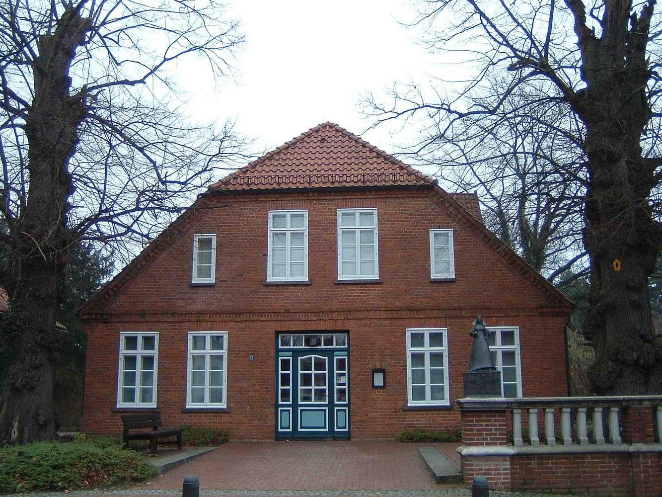Panoramablick über Zeven – Rathaus und Stadtlandschaft