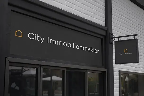 Immobilienmakler Abenberg Team arbeitet professionell im Büro