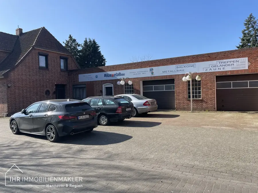 Wohnen und Arbeiten in Asendorf EFH 127 qm, großes Grdst. 2023 qm, Gewerbe (Werkstatt, Büro, Halle)