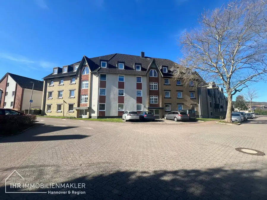 Deisterblick! Zentral gelegene 4- Zimmerwohnung mit Balkon