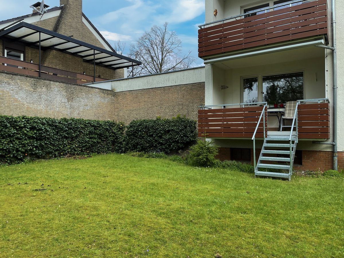 Garten und Balkon einer Hochparterre-Wohnung in Hannover-Kirchrode