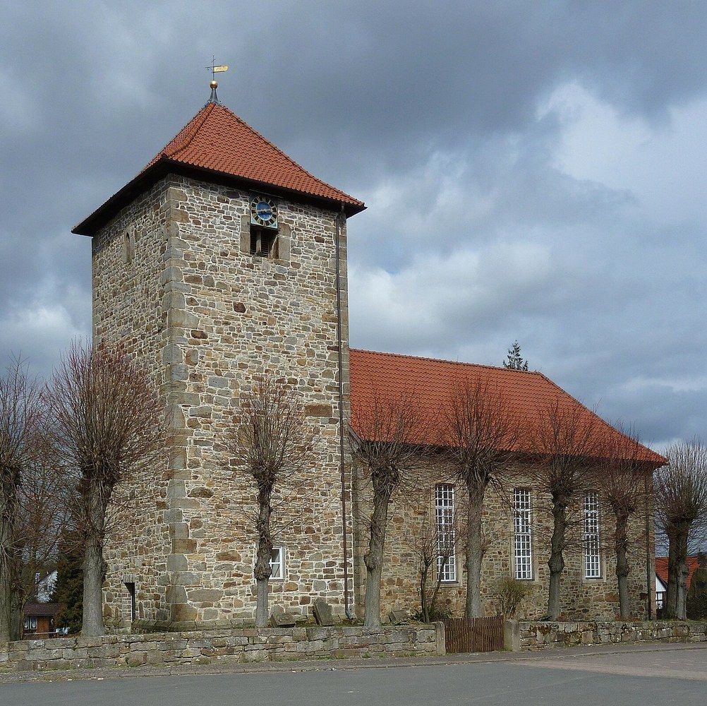 Panoramablick über Bühren – Rathaus, Maschsee und Skyline