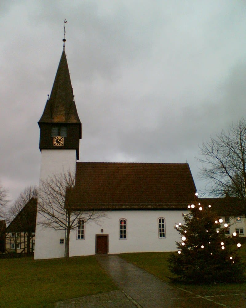 Panoramablick über Derental – Rathaus und Natur