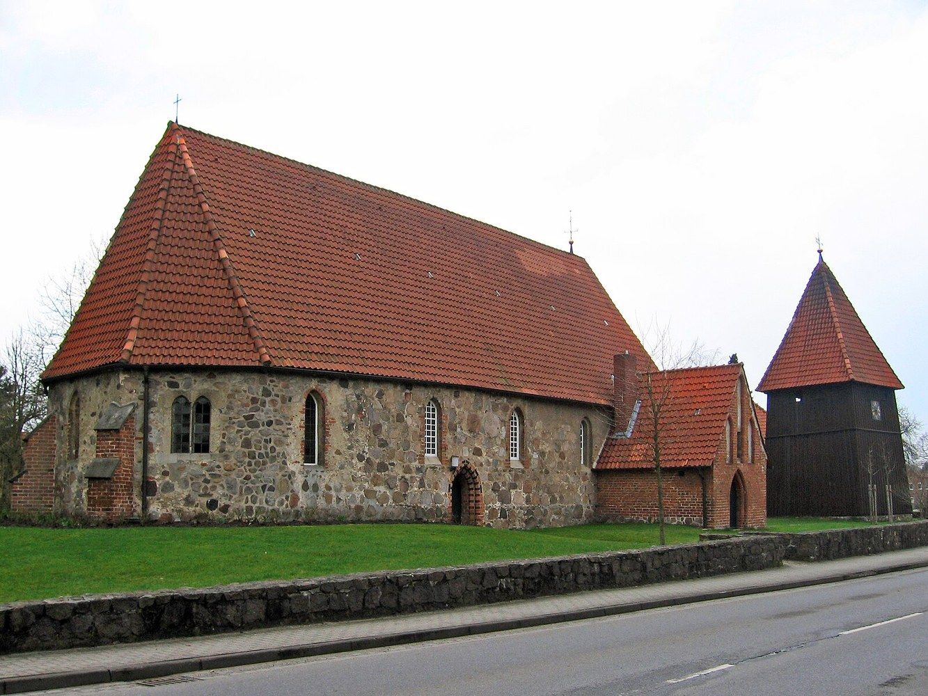 Panoramablick über Eldingen – Rathaus und Natur