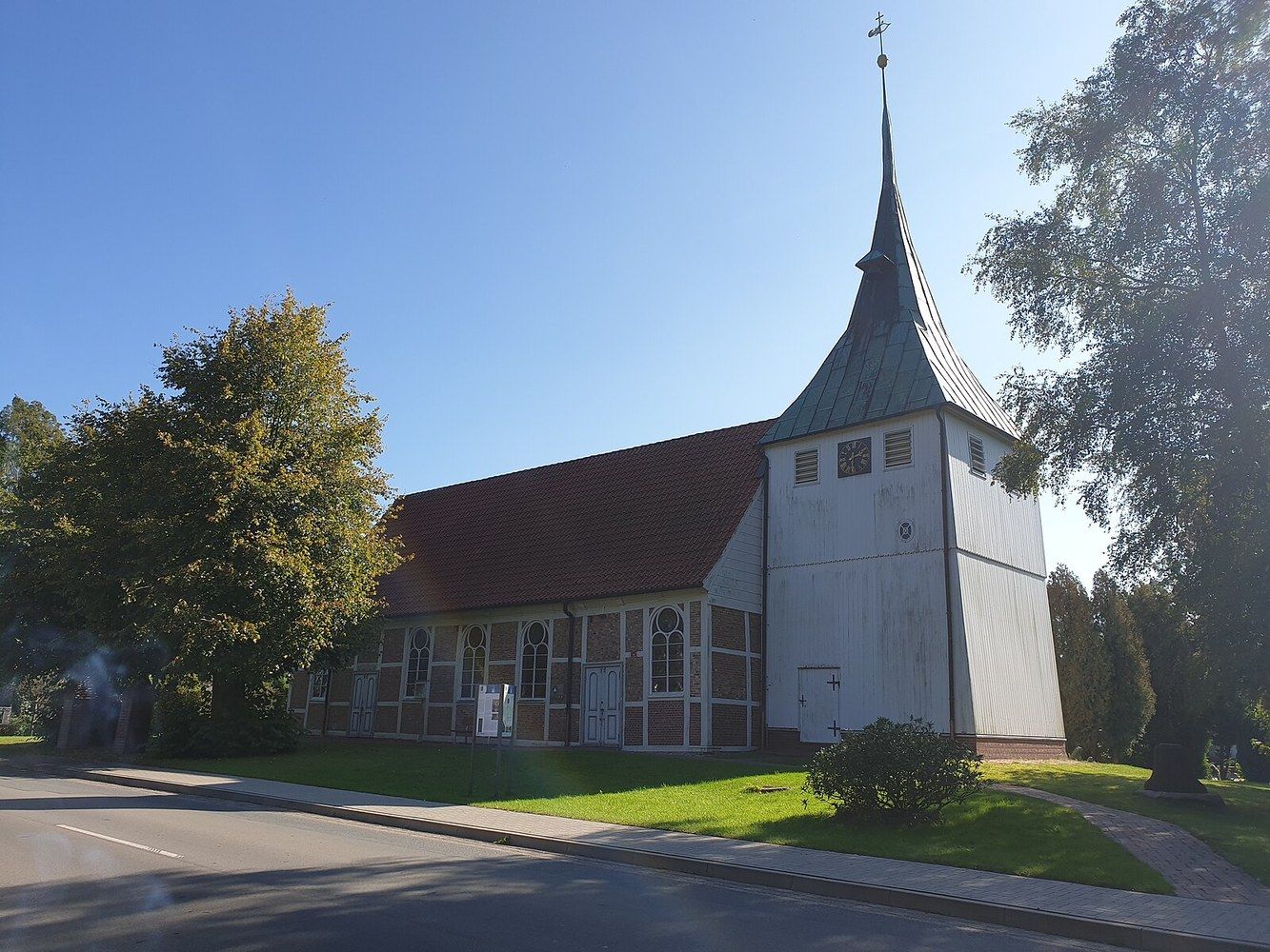 Panoramablick über Großenwörden – Rathaus, Maschsee und Skyline