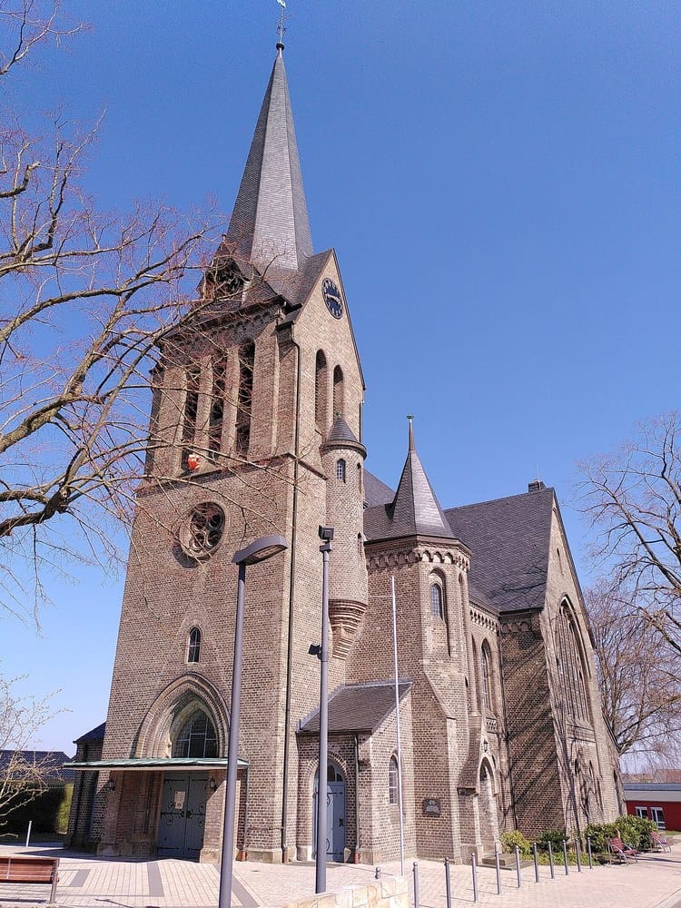 Panoramablick über Hasbergen – Rathaus und Natur