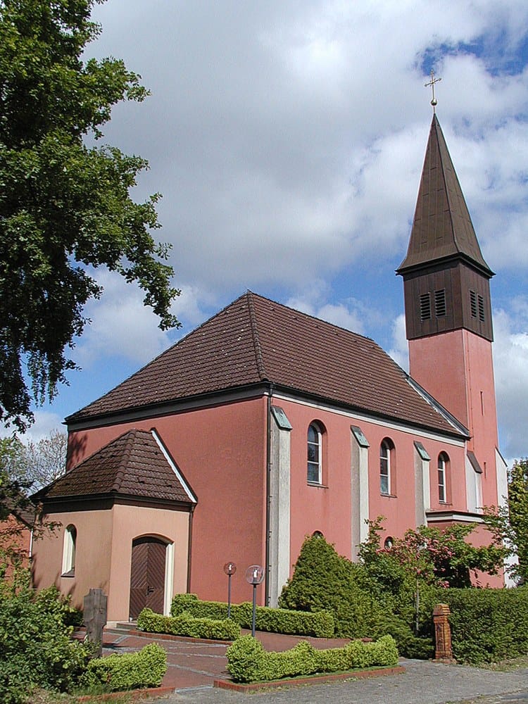 Panoramablick über Hemmoor – Rathaus, Maschsee und Skyline