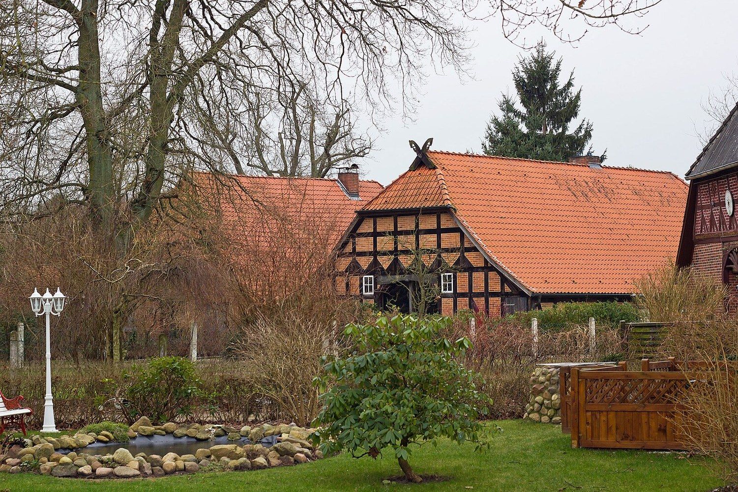 Panoramablick über Karwitz – Rathaus, Maschsee und Skyline