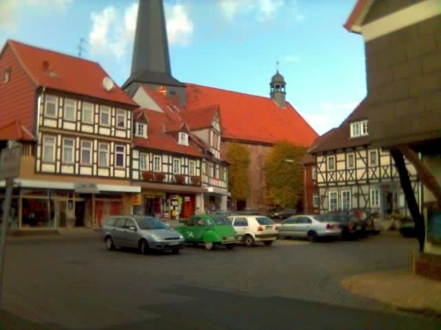Panoramablick über Katlenburg-Lindau – Rathaus und Umgebung