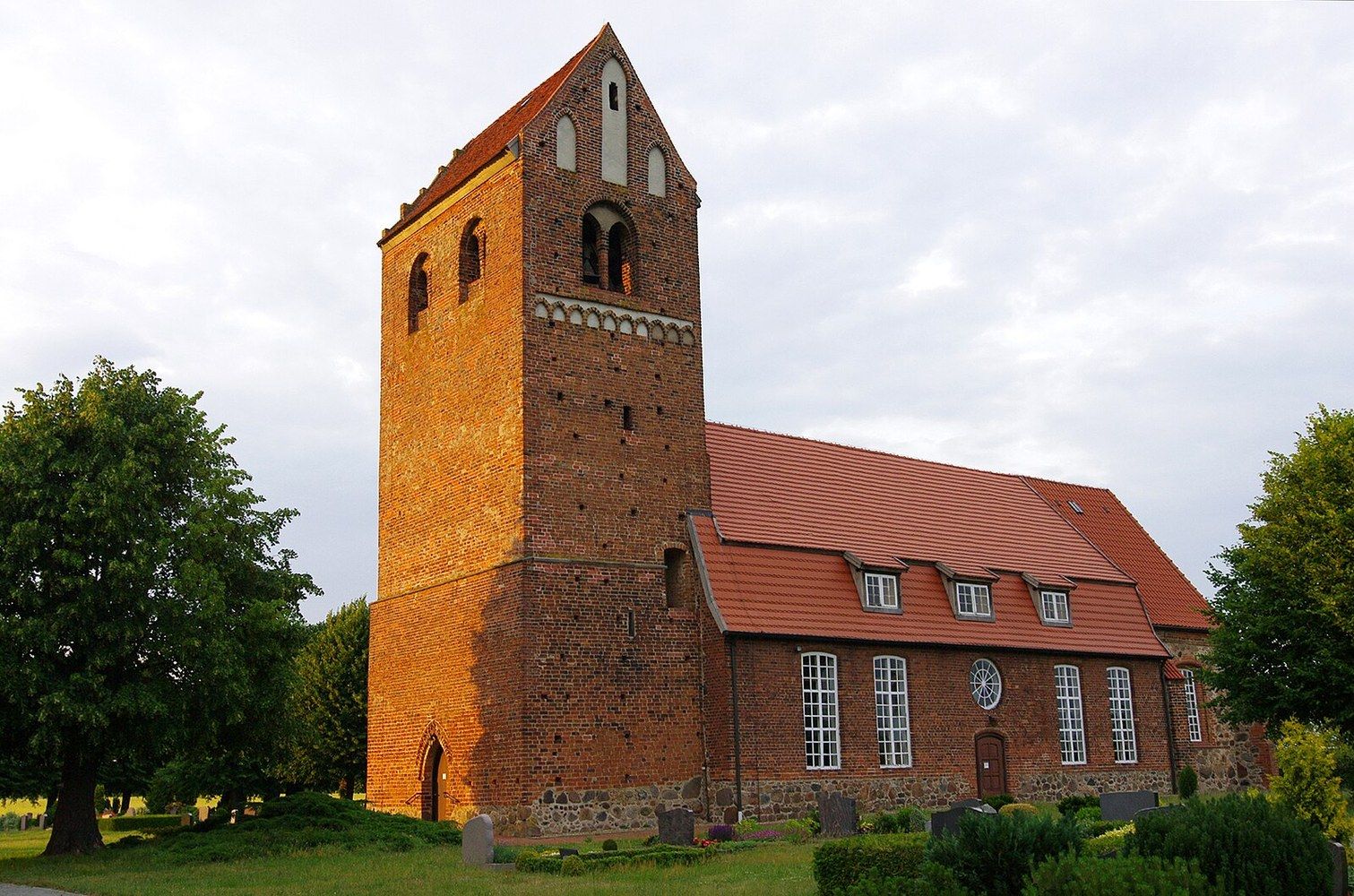 Panoramablick über Lemgow – Rathaus, Maschsee und Skyline
