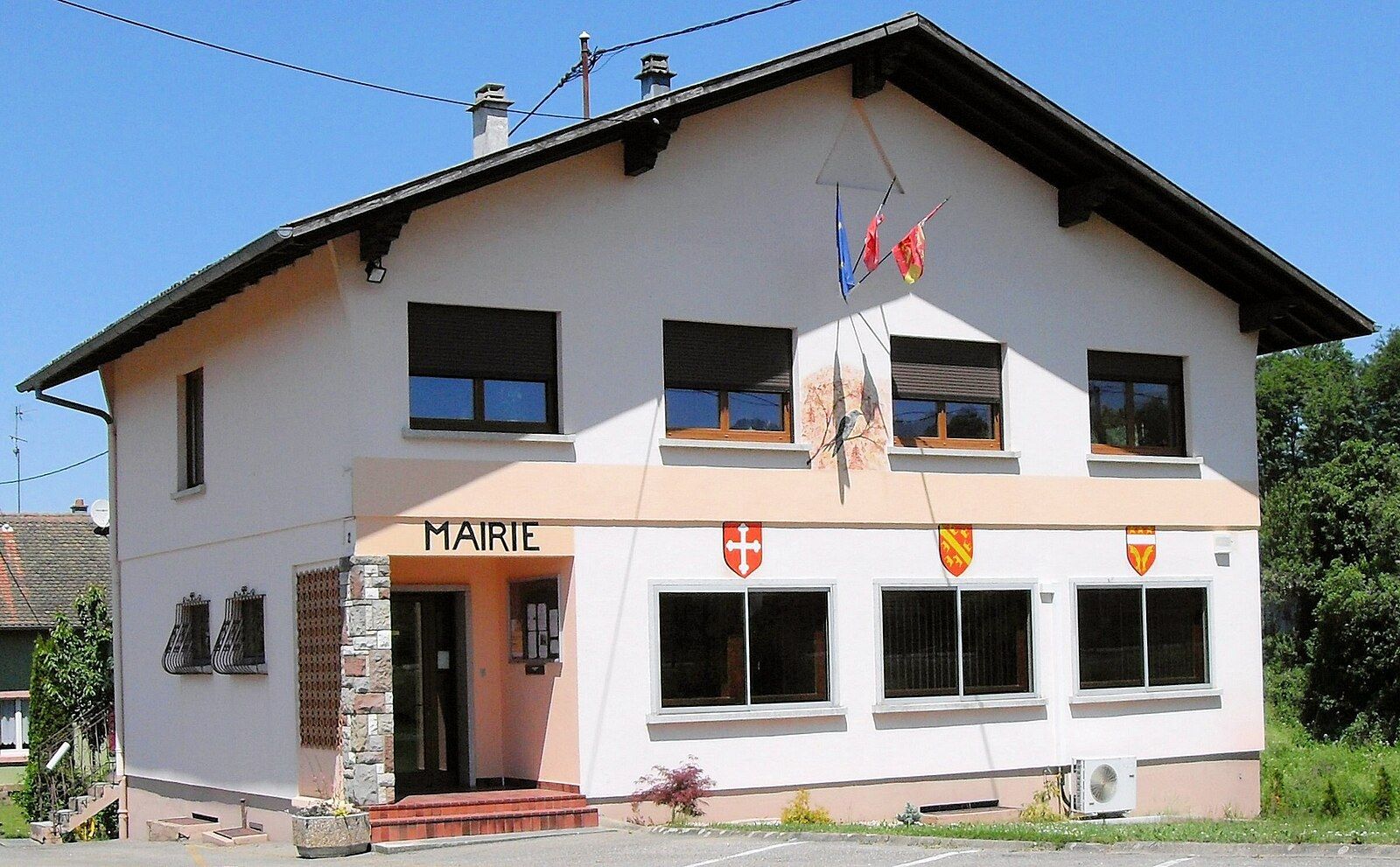 Panoramablick über Merzen – Rathaus, Maschsee und Skyline