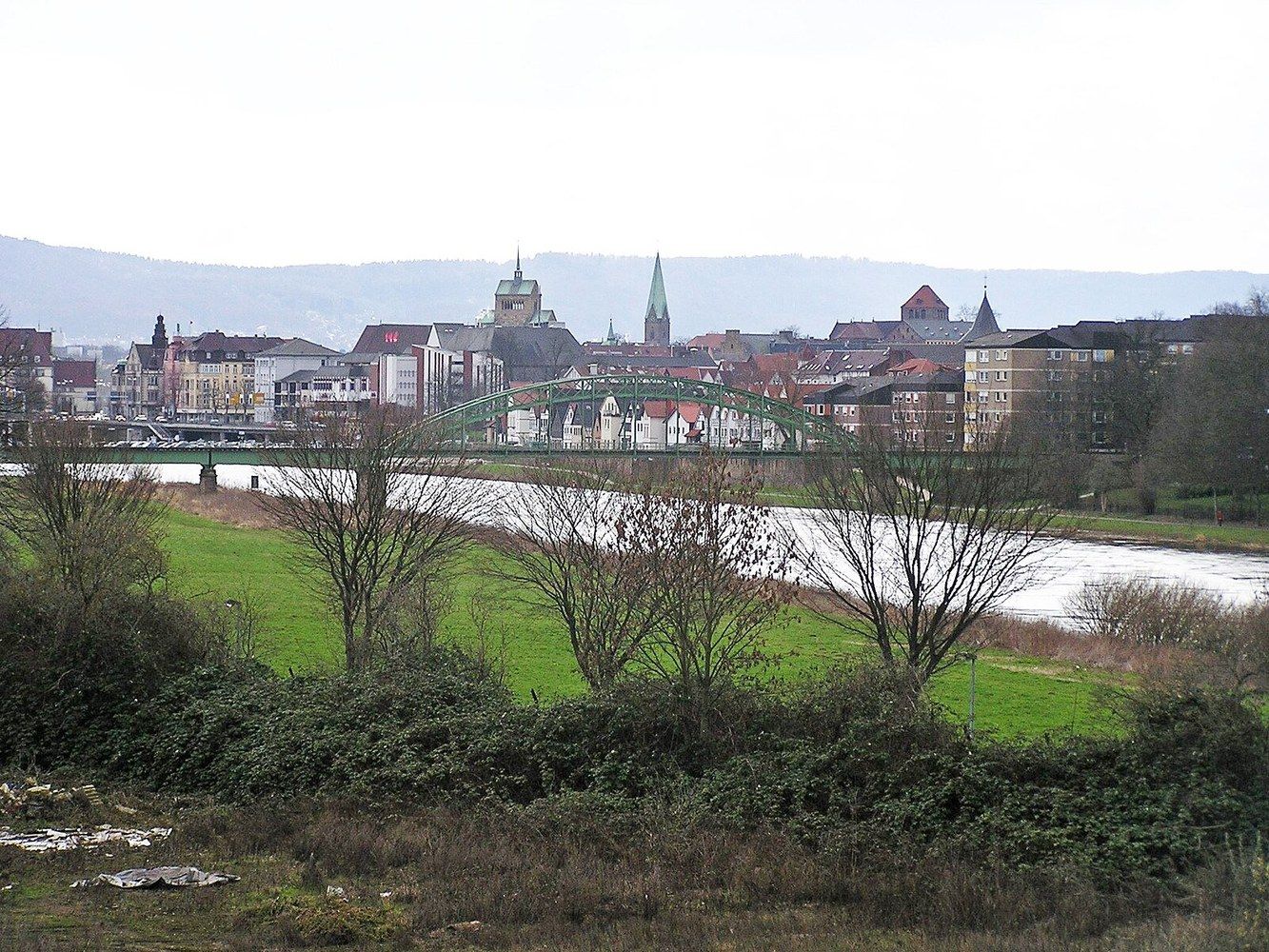 Historische Fachwerkhäuser und Weserufer Minden