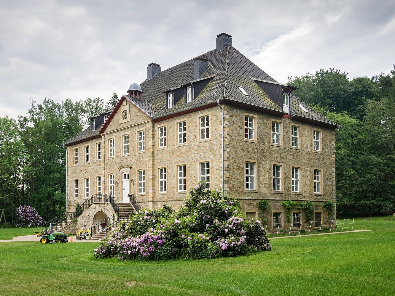 Panoramablick über Ostercappeln – Rathaus und Landschaft