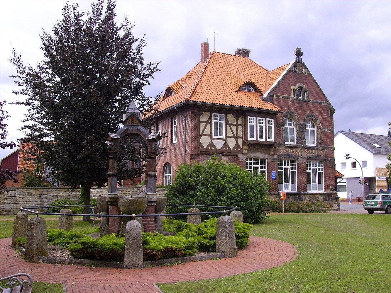 Panoramablick über Rehburg-Loccum – Rathaus, Maschsee und Skyline