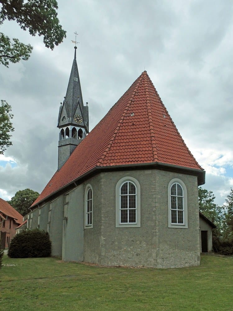 Panoramablick über Ribbesbüttel – Rathaus, Maschsee und Skyline