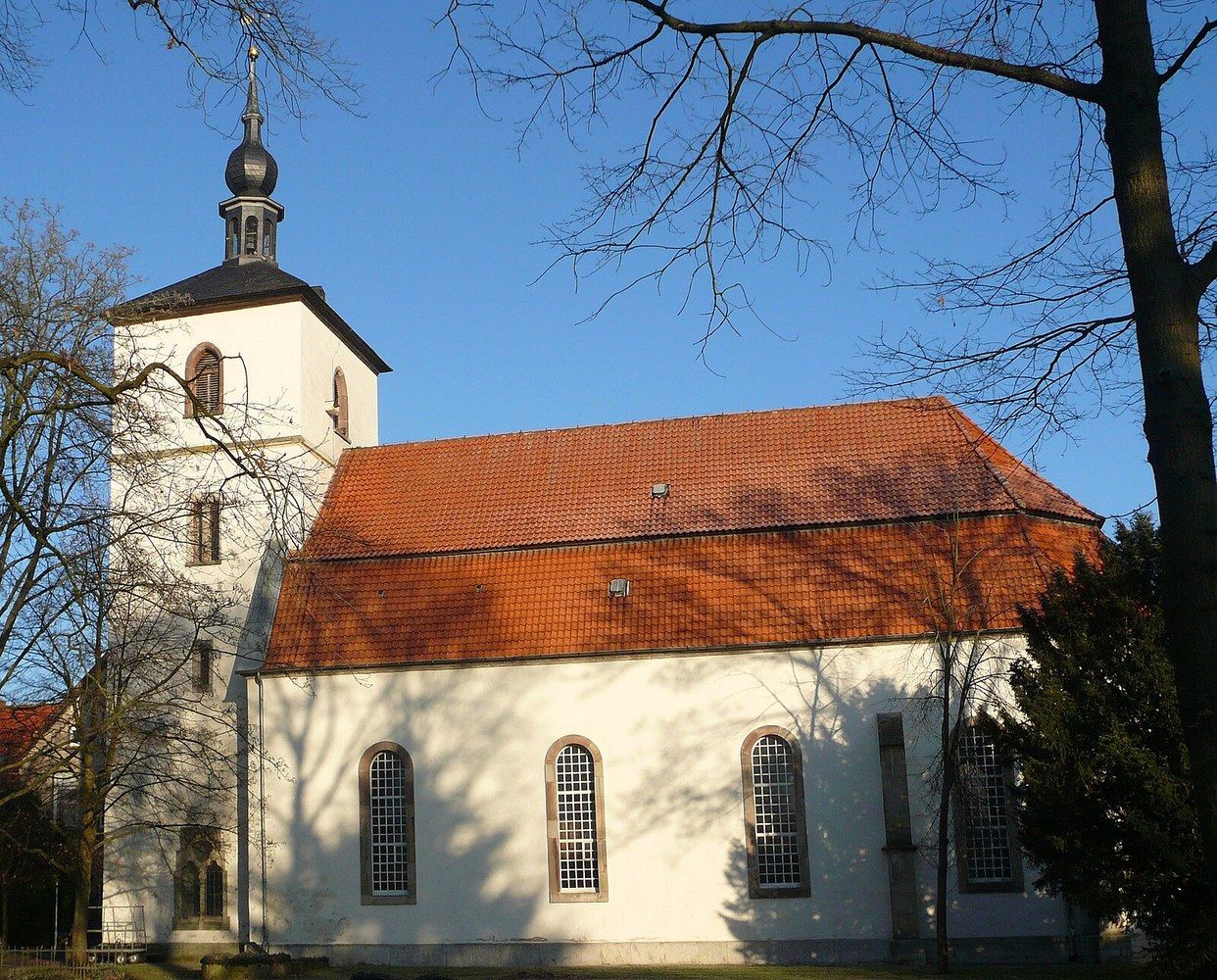 Panoramablick über Rosdorf – Rathaus und Landschaft