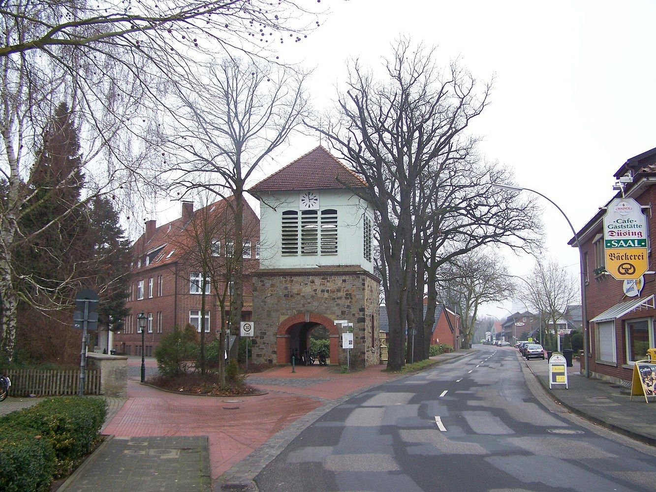 Panoramablick über Schapen – Rathaus, Maschsee und Skyline