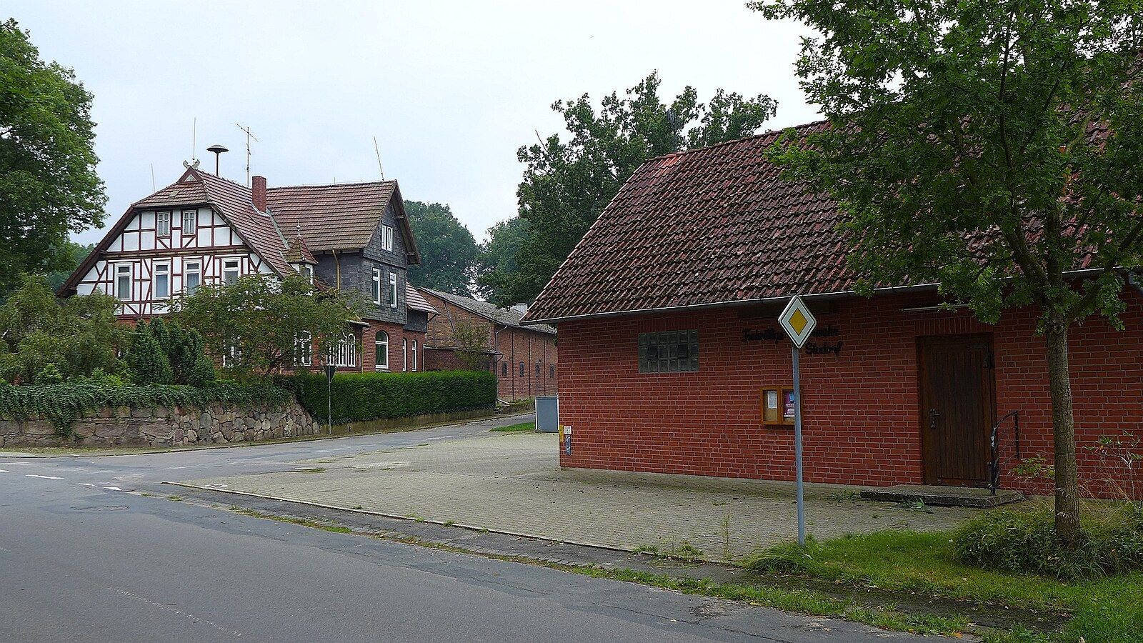 Panoramablick über Schwienau – Rathaus, Maschsee und Skyline