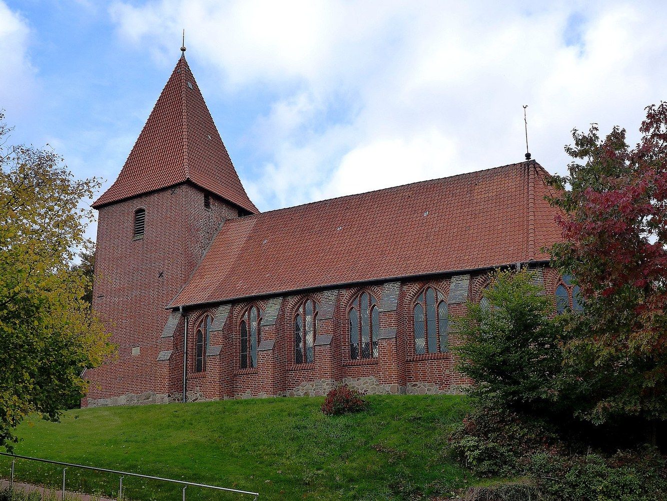 Panoramablick über Soderstorf – Rathaus und Umgebung