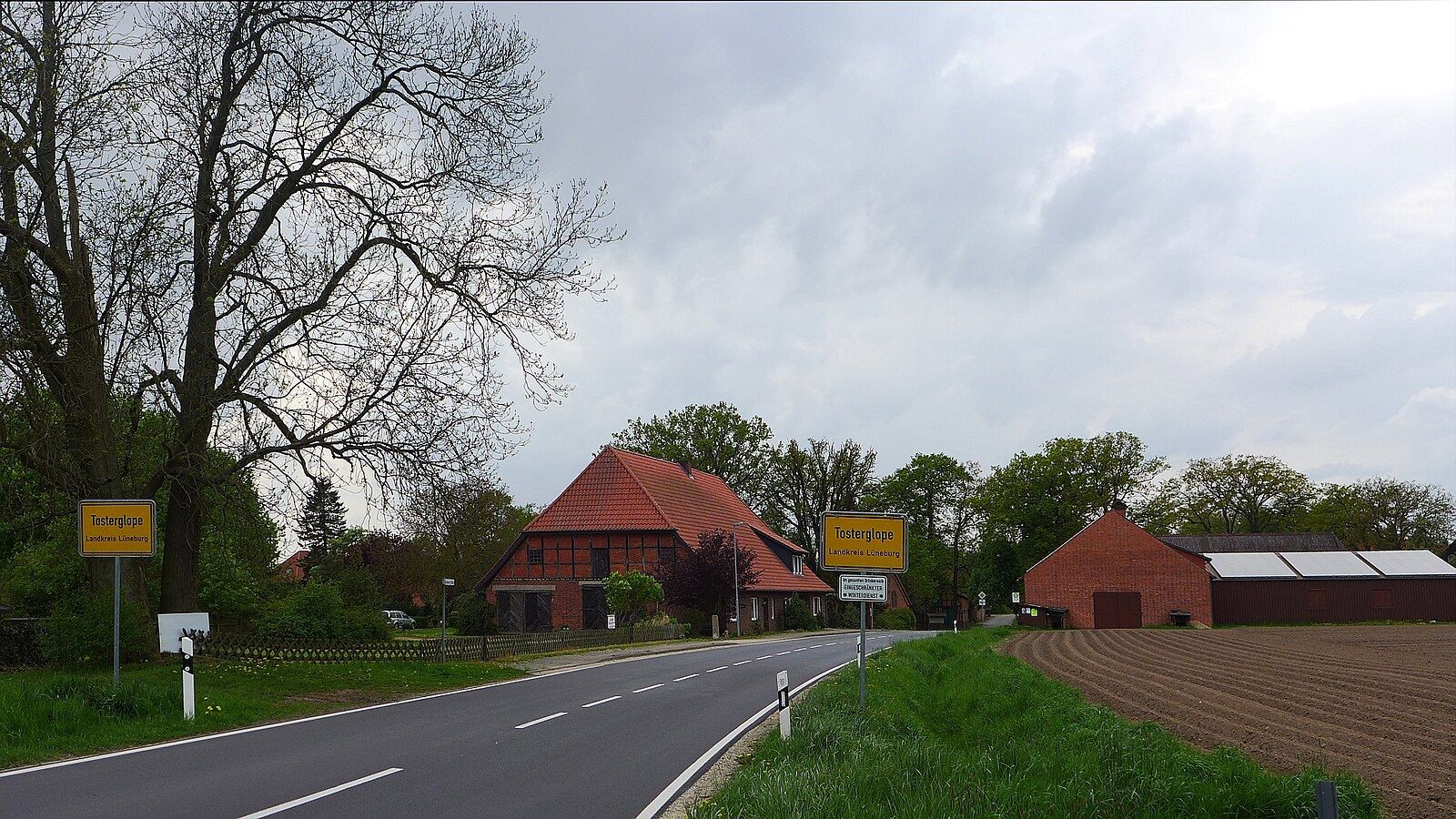 Panoramablick über Tosterglope – Rathaus, Maschsee und Skyline