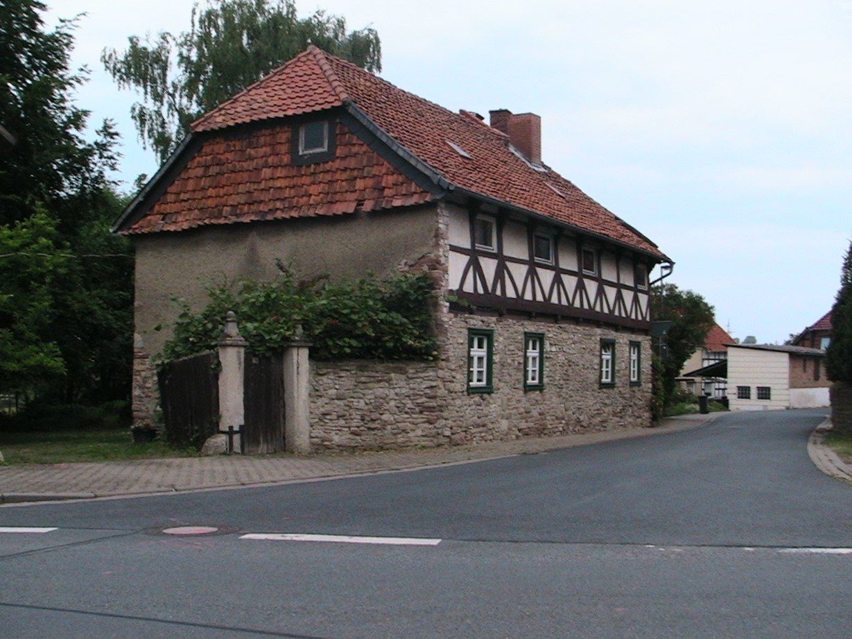 Panoramablick über Uehrde – Rathaus, Maschsee und Skyline