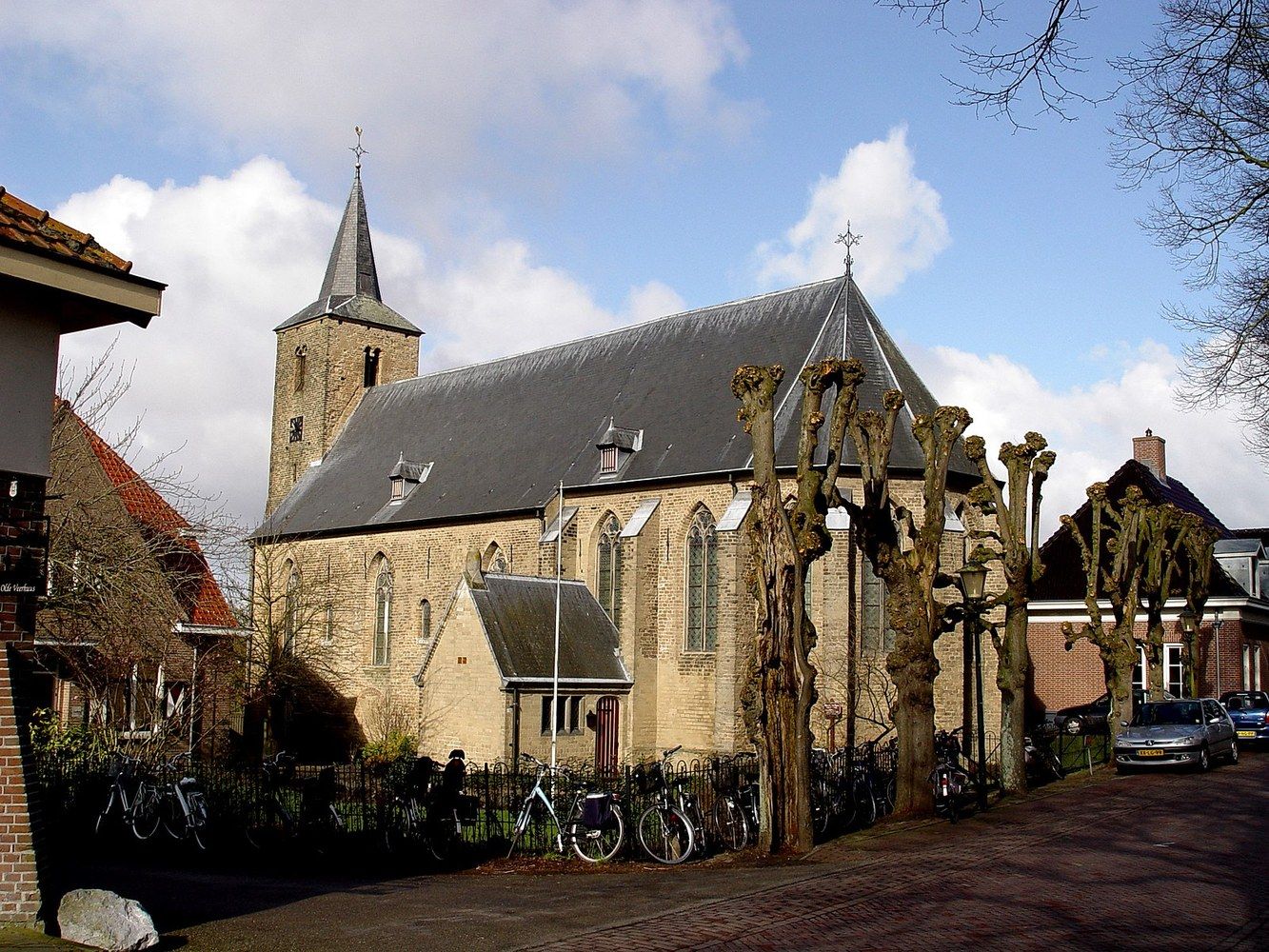 Panoramablick über Wilsum – Rathaus und Landschaft